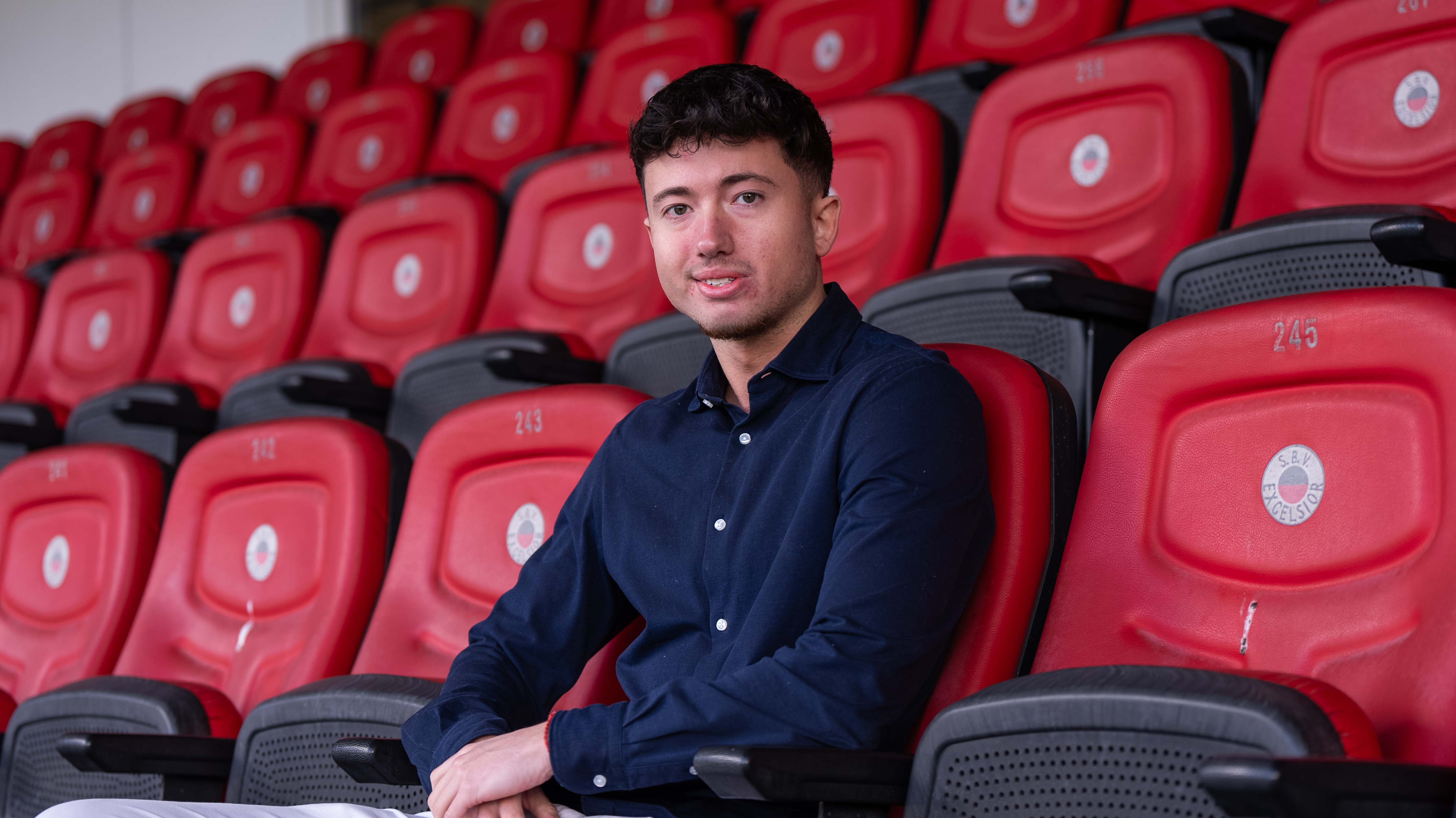 Media Mirror Kelvin Komduur